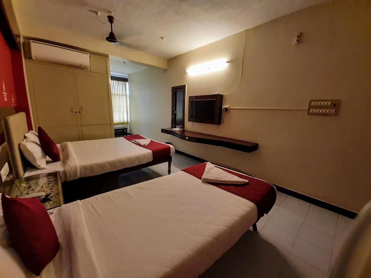 Ravi Krishna Inn Pondicherry Exterior foto